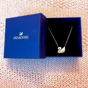 Swarovski Crystal Pave Swan Necklace 🦢